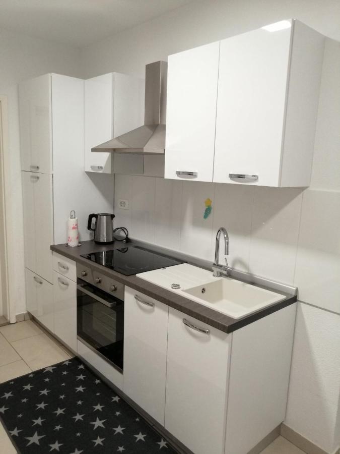 Apartment Tian Koper Buitenkant foto